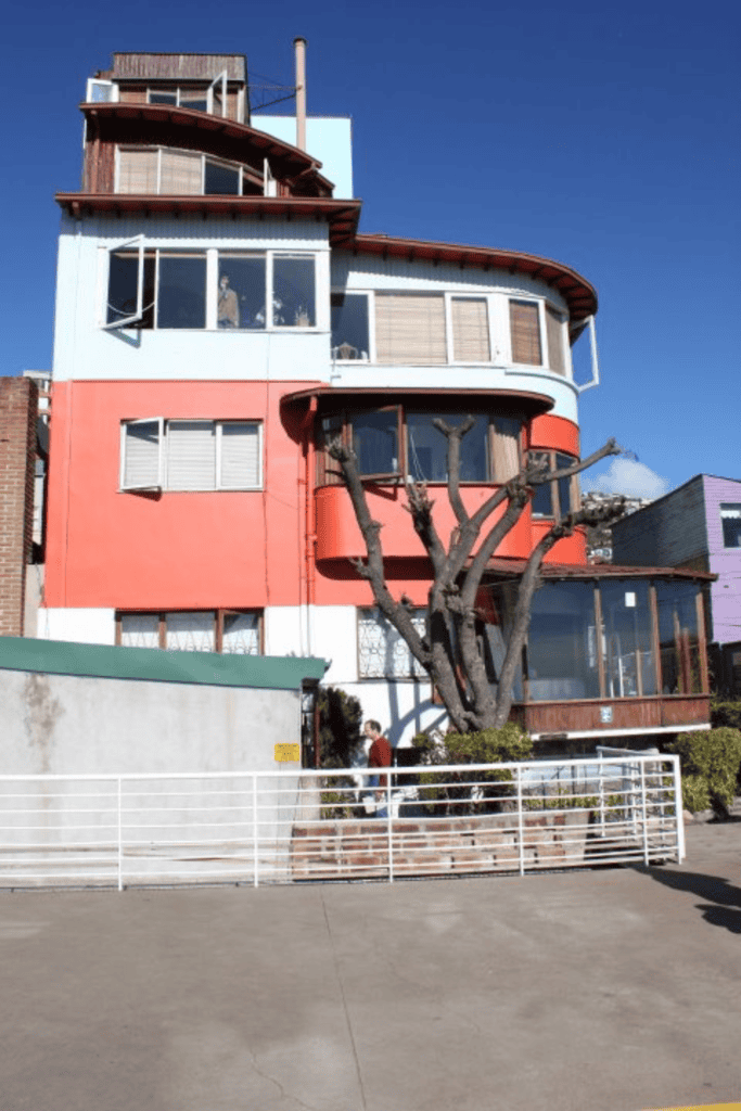 pablo neruda house in valparaiso