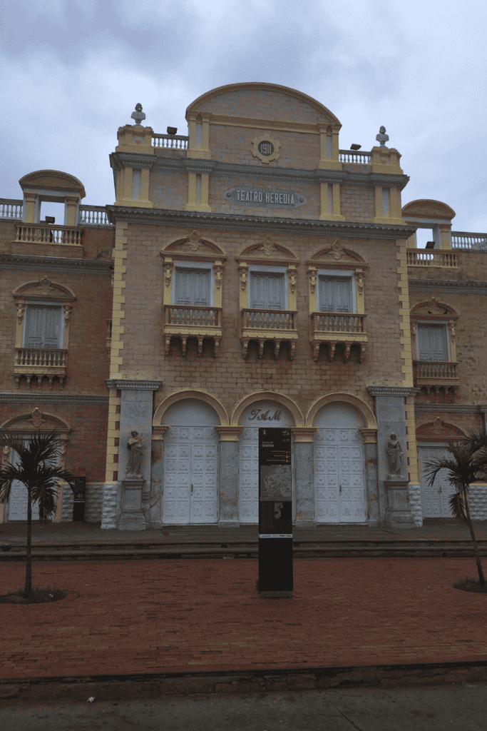 teatro heredia cartagena colombia