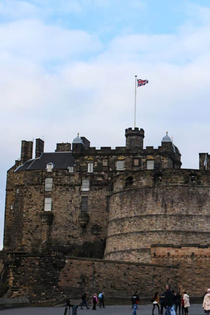Edinburgh Castle to visit in Scotland