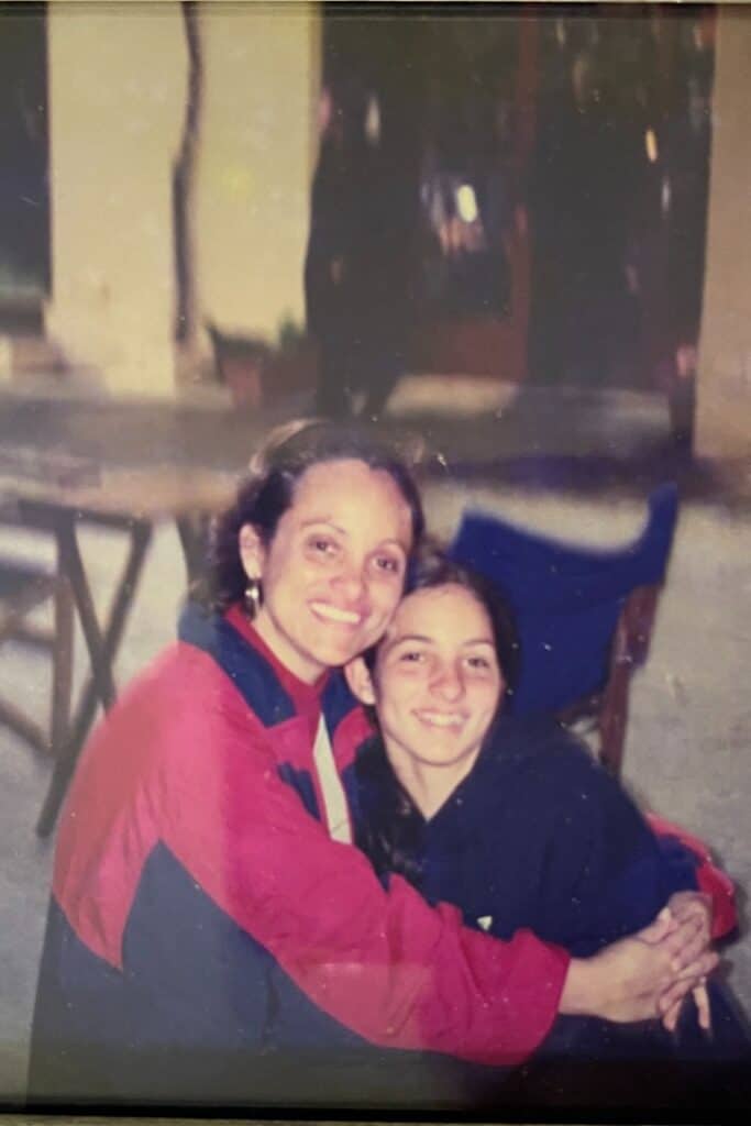 greece travel mother daughter